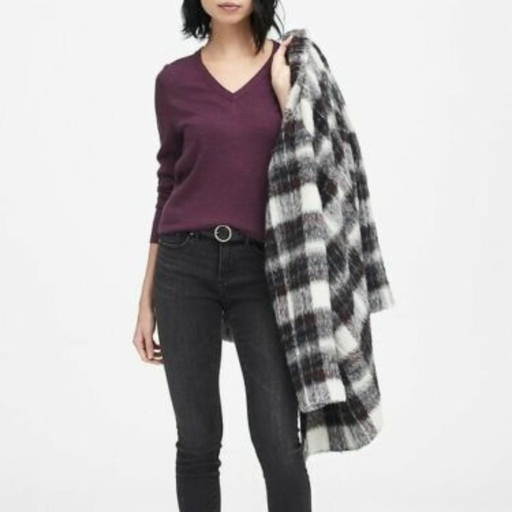 Banana Republic Merino Wool V Neck - Size S